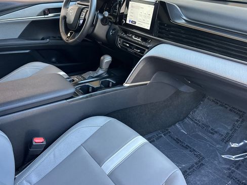 Used 2025 Toyota Camry SE FWD image 14