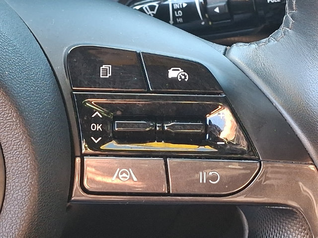 Used 2025 Hyundai Elantra Sport FWD image 22