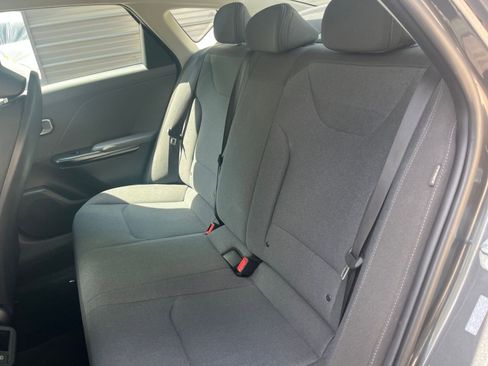 Used 2025 Kia K4 LXS image 34