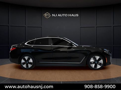 Used 2022 BMW i4 eDrive40 image 9