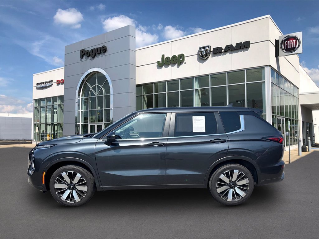 Used 2025 Mitsubishi Outlander SE FWD image 6