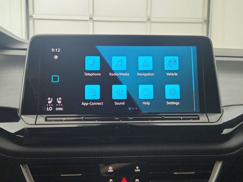 Used 2026 Volkswagen Atlas Cross Sport SE FWD image 25