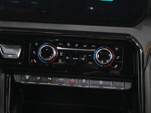 Used 2026 GMC Sierra 2500 AT4 w/ AT4 Premium Plus Package image 16