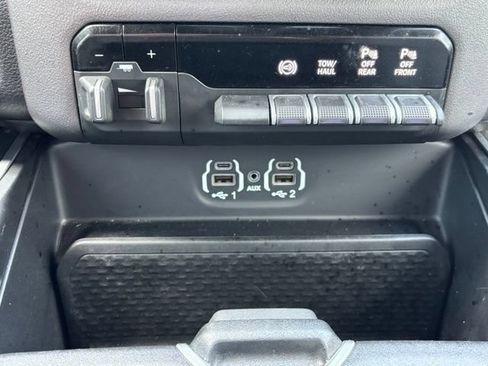 Used 2024 RAM 2500 Big Horn w/ Off Road Package AWD/4WD image 28
