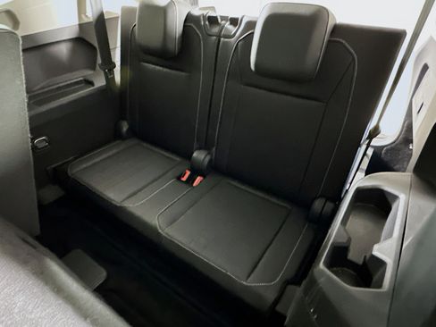 Used 2024 Volkswagen Tiguan Wolfsburg Edition image 26