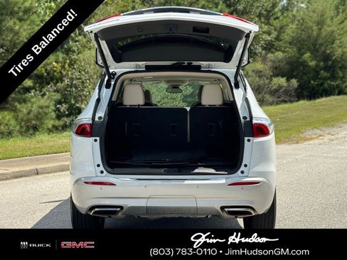 Used 2023 Buick Enclave Essence image 16