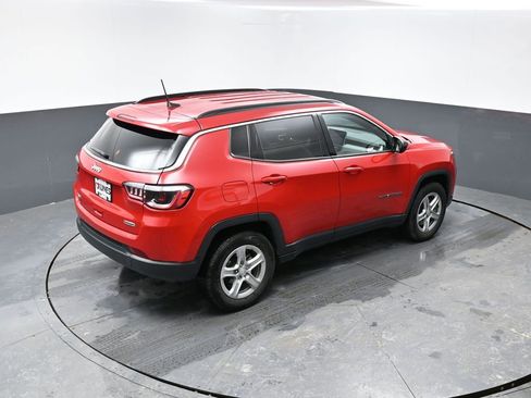 Used 2024 Jeep Compass Latitude image 38