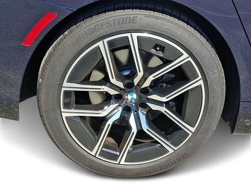 Used 2024 BMW 740i xDrive w/ Executive Package AWD/4WD image 7