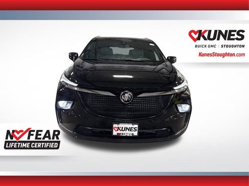 Used 2024 Buick Enclave Essence image 5