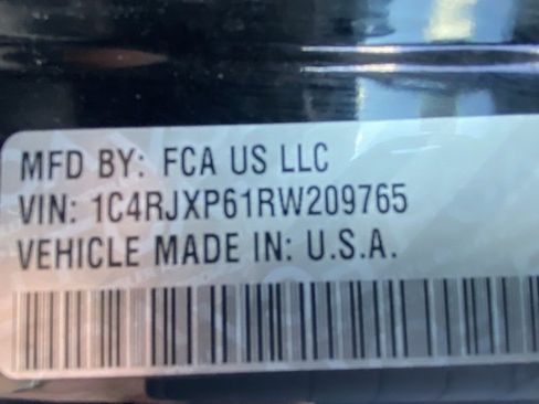 Used 2024 Jeep Wrangler Unlimited Sahara w/ Technology Group image 28