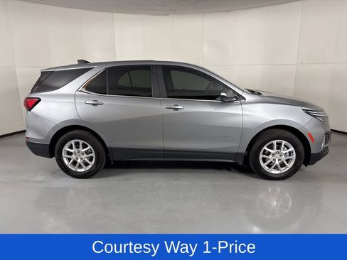 Used 2024 Chevrolet Equinox LT FWD image 12
