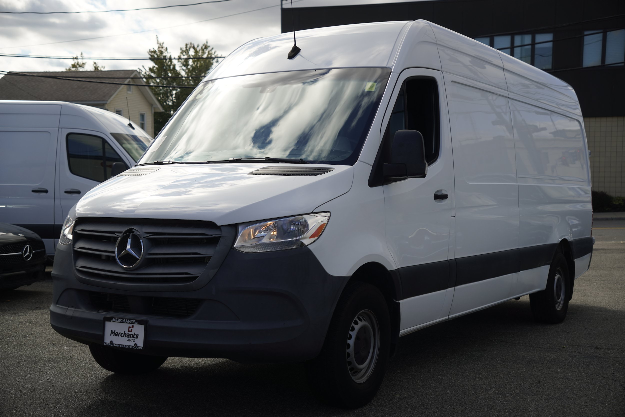 Used 2023 Mercedes-Benz Sprinter 2500 image 2
