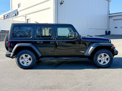 Used 2021 Jeep Wrangler Unlimited Sport image 8