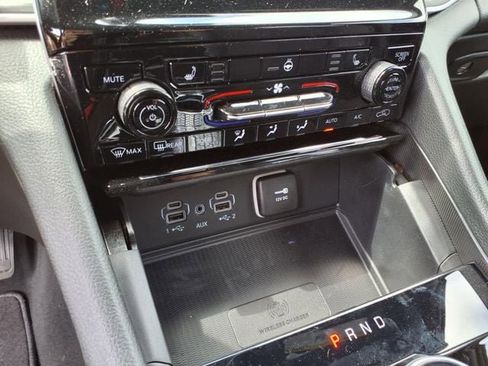 Used 2024 Jeep Grand Cherokee L Altitude image 18