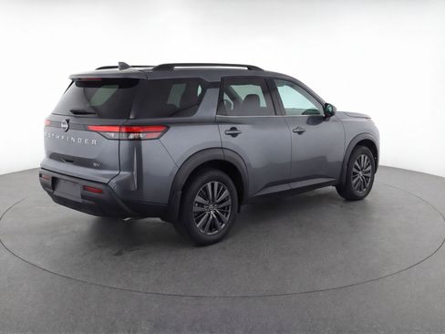 Used 2024 Nissan Pathfinder SV FWD image 9