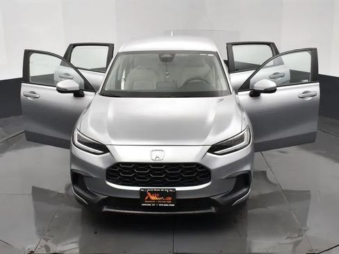 Used 2023 Honda HR-V LX image 10