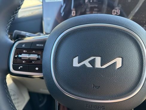 New 2026 Kia Carnival EX FWD image 23