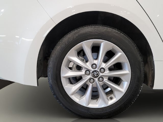 Used 2022 Toyota Corolla LE FWD image 21