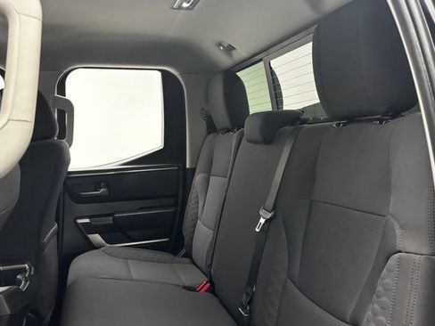 Used 2022 Toyota Tundra SR5 w/ SR5 Convenience Package AWD/4WD image 29