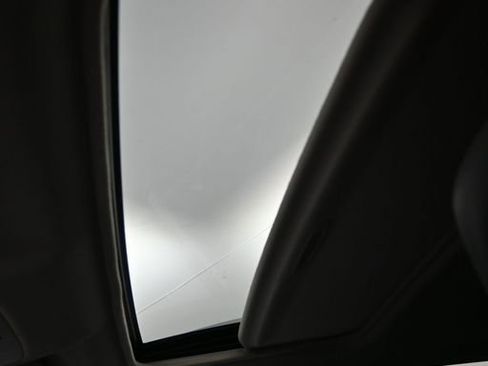 Used 2014 Toyota RAV4 Limited image 18