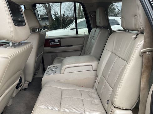 Used 2014 Lincoln Navigator L 4WD image 11
