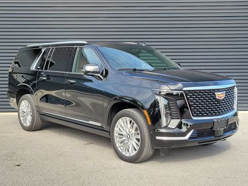 Used 2025 Cadillac Escalade ESV Premium Luxury w/ Touring Package AWD/4WD image 9