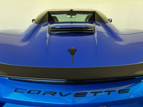 Used 2025 Chevrolet Corvette Stingray Premium Conv w/ Stealth Interior Trim Package RWD image 25