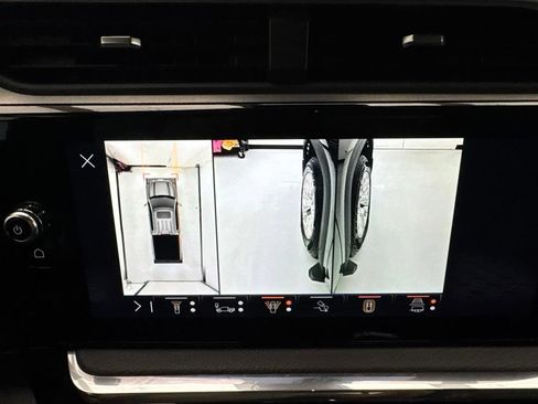 Used 2024 GMC Sierra 1500 Denali w/ Technology Package AWD/4WD image 39