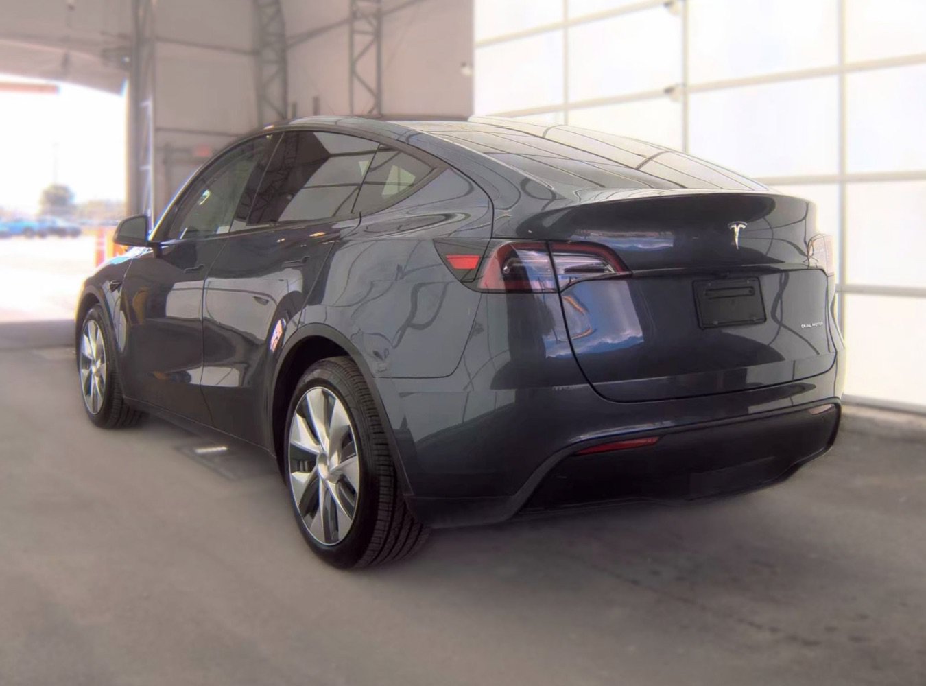 Used 2023 Tesla Model Y Long Range AWD/4WD image 6