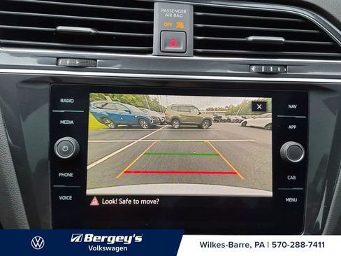 Used 2022 Volkswagen Tiguan SEL R-Line AWD/4WD image 19