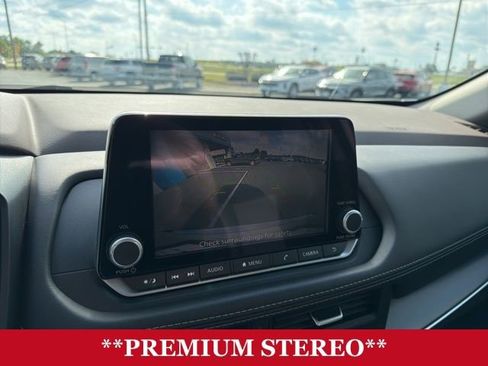 Used 2023 Nissan Rogue SV FWD image 16