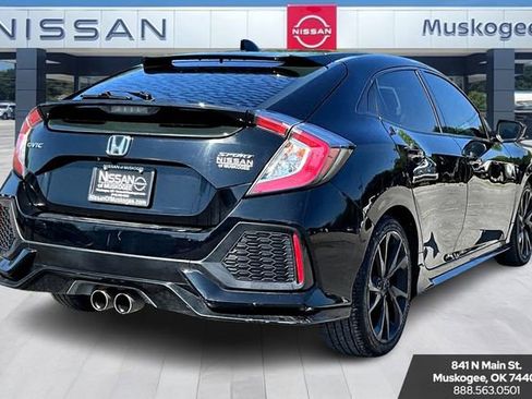 Used 2018 Honda Civic Sport image 5