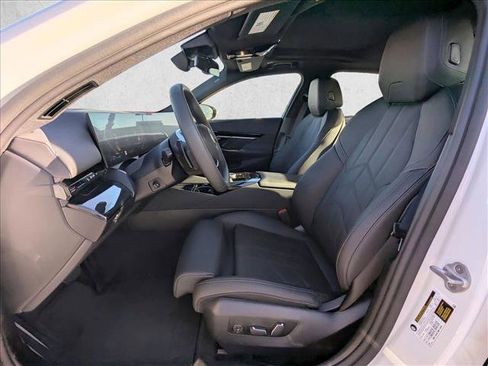 Certified 2026 BMW 530i w/ Premium Package image 17