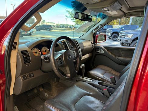 Used 2012 Nissan Frontier PRO-4X w/ Pro-4x Luxury Pkg image 13