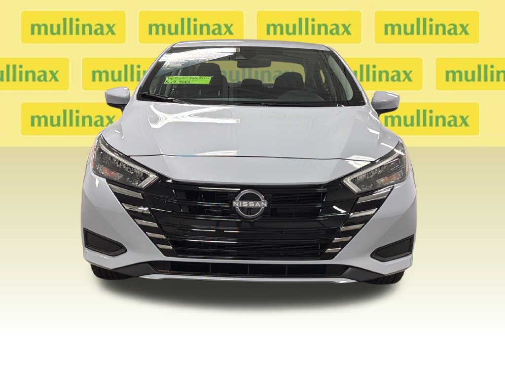 Used 2025 Nissan Versa SV w/ Trunk Package FWD image 4