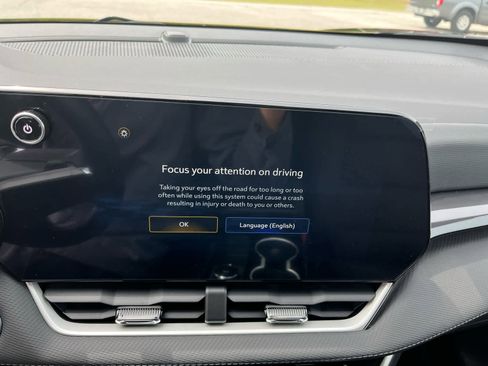 New 2026 Chevrolet Equinox LT w/ Safety and Technology Package AWD/4WD image 17