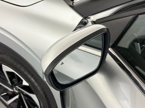 Used 2024 Mitsubishi Outlander SE image 14