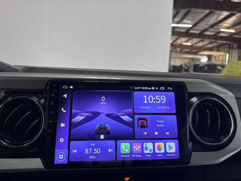 Used 2016 Toyota Tacoma TRD Off-Road w/ Towing Package image 15