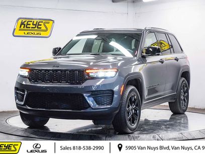 Used 2025 Jeep Grand Cherokee Altitude