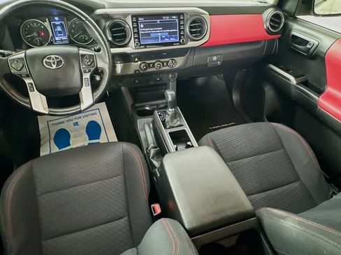 Used 2022 Toyota Tacoma SR5 RWD image 25