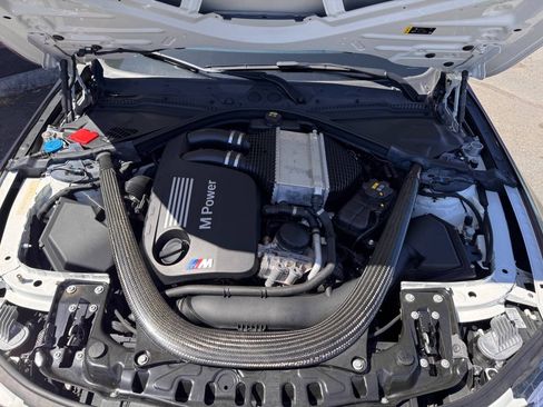 Used 2018 BMW M4 Coupe w/ Competition Package RWD image 15