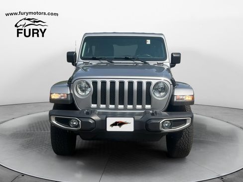 Used 2018 Jeep Wrangler Unlimited Sahara AWD/4WD image 8