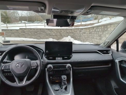 Used 2024 Toyota RAV4 Limited w/ Advanced Technology Package image 22