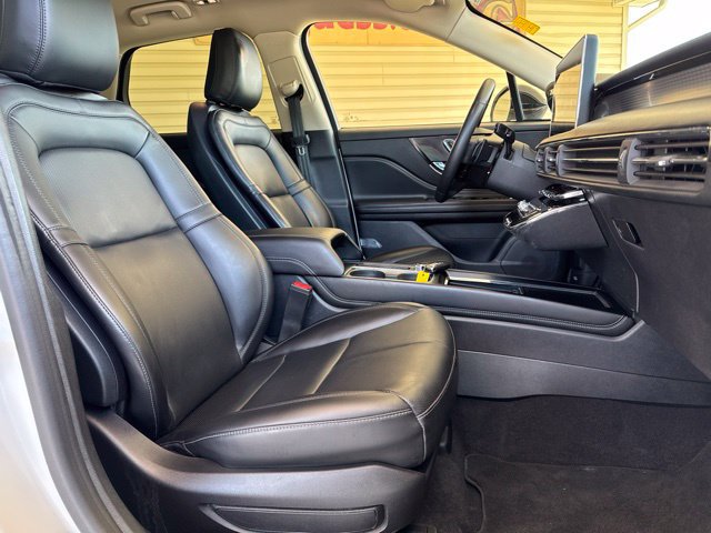 Used 2023 Lincoln Corsair AWD w/ Equipment Group 101A image 18