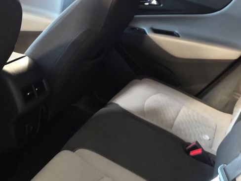 Used 2020 Chevrolet Equinox LS w/ LS Convenience Package FWD image 5