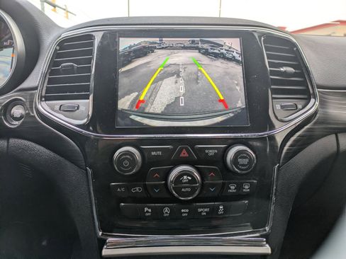 Used 2021 Jeep Grand Cherokee Laredo X image 15