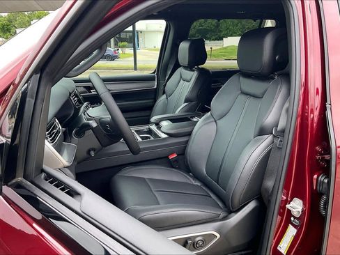 New 2026 Jeep Grand Wagoneer L Limited AWD/4WD image 9