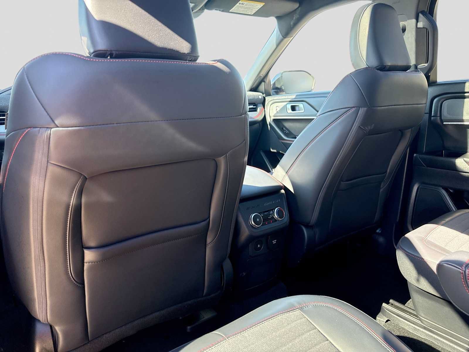 Certified 2025 Ford Explorer ST-Line w/ Premium Package AWD/4WD image 17