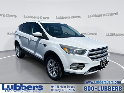 Used 2017 Ford Escape SE AWD/4WD image 1