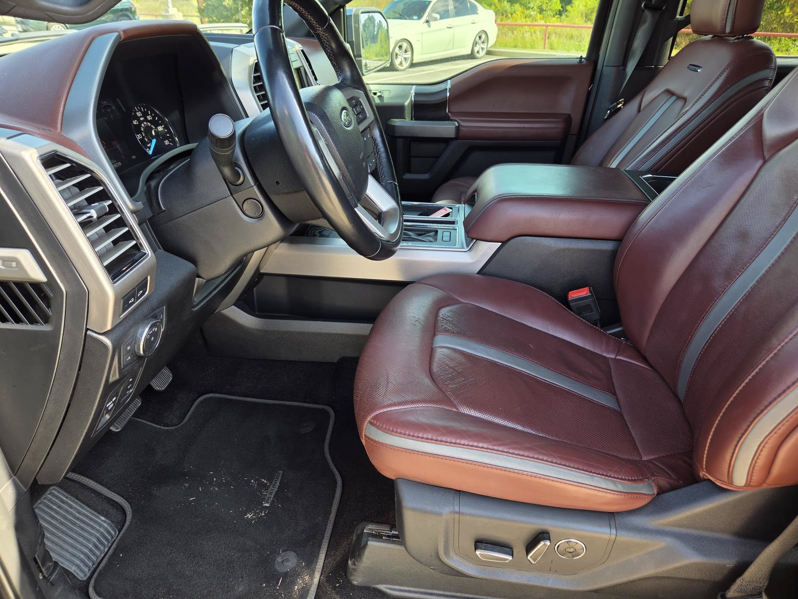 Used 2018 Ford F150 Platinum w/ Equipment Group 701A Luxury AWD/4WD image 31